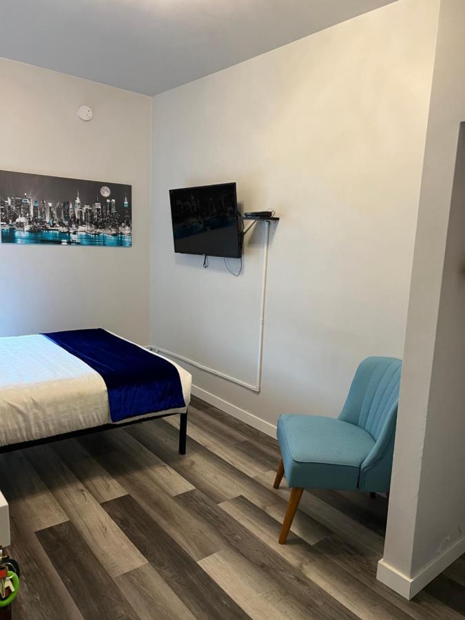 Commercial Hotel Эдмонтон Экстерьер фото