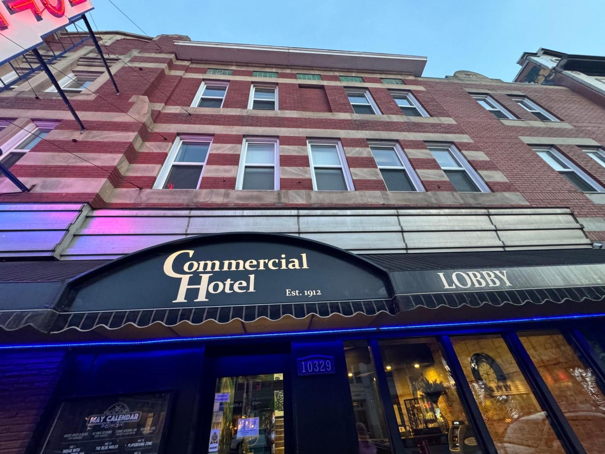 Commercial Hotel Эдмонтон Экстерьер фото