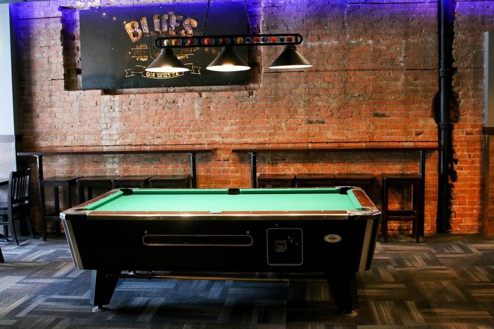 Commercial Hotel Эдмонтон Экстерьер фото
